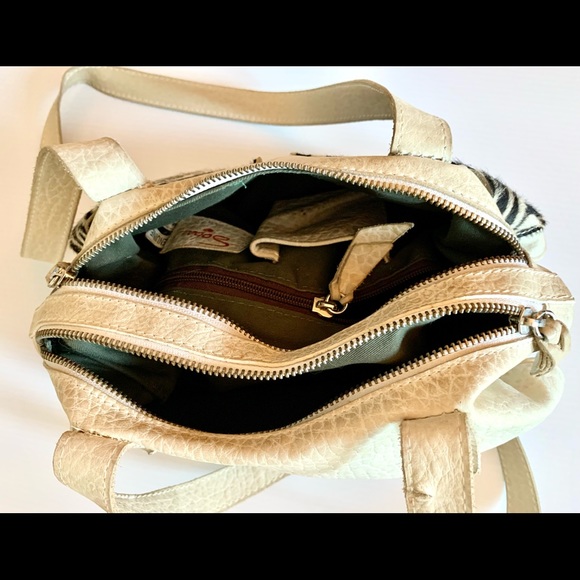 Imported from ITALY. Oyster leather with Natural Hide Accent Pockets Crossbody - Picture 4 of 7